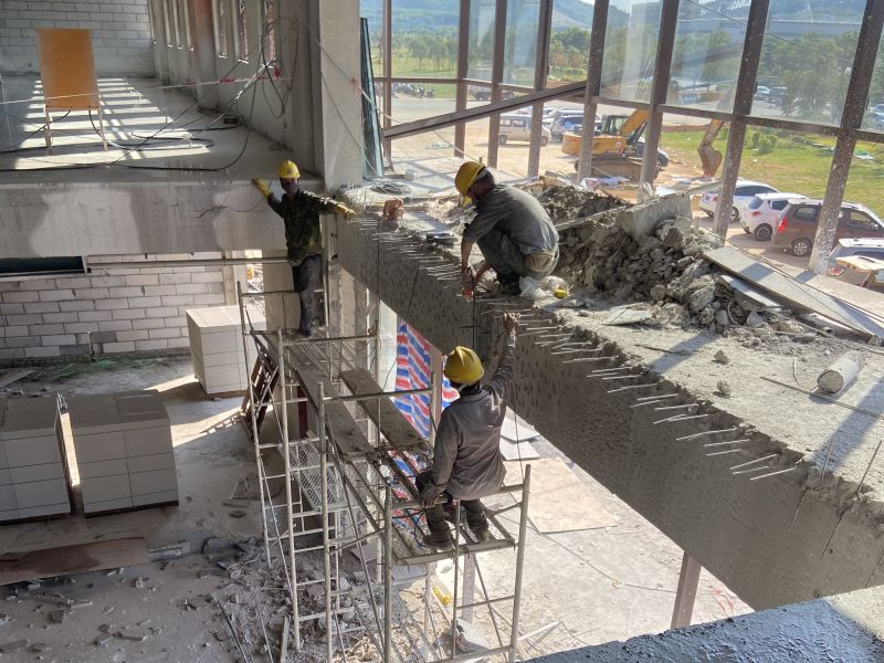 楼板梁切割后截面加大加固